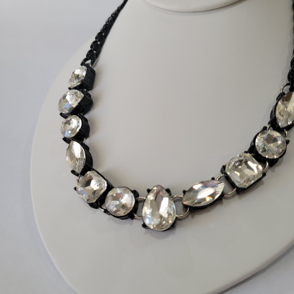 Steve Madden Crystal Stone Bib Necklace Black Goth Glam NEW - Picture 4 of 8